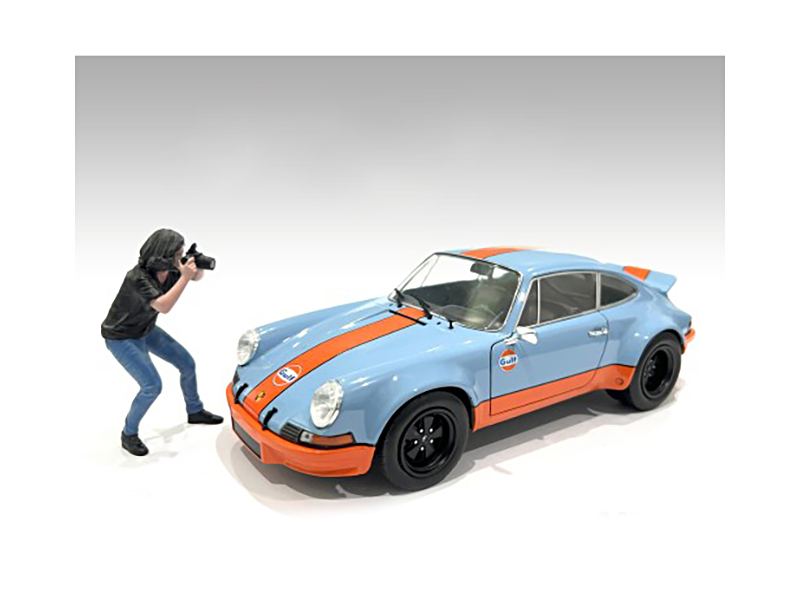 "Photographers" Figure #4 for 1/18 Scale Models by American Diorama