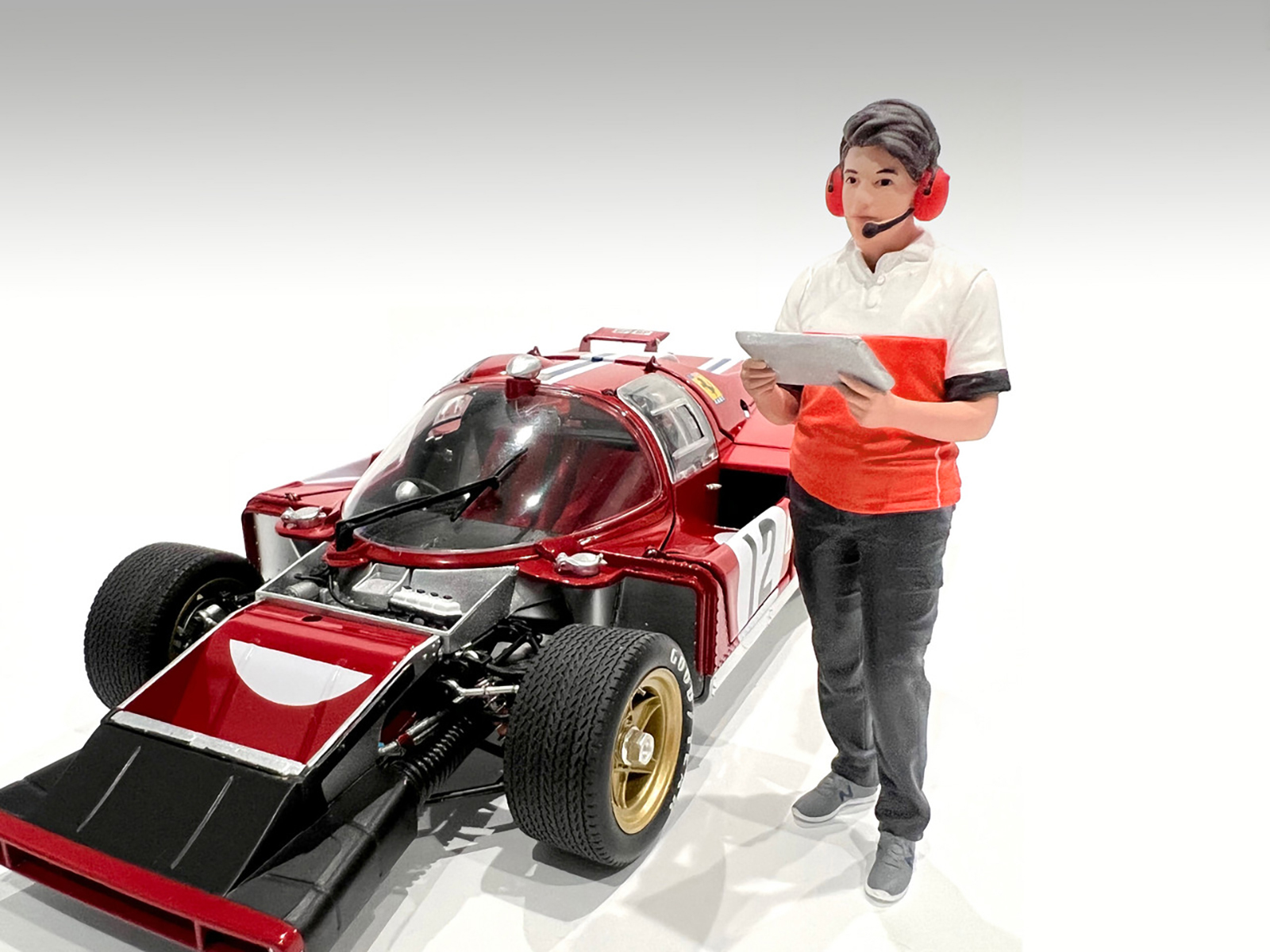 "Race Crew" Figure #3 for 1/18 scale models by American Diorama