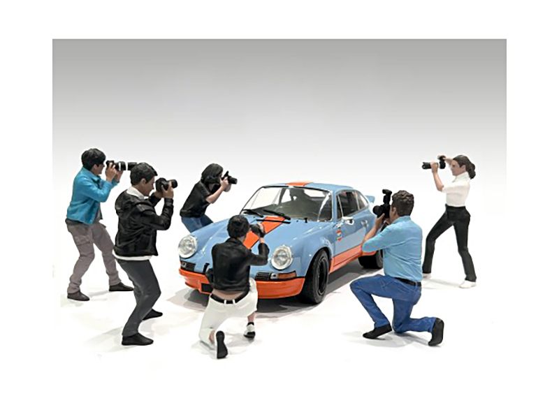 "Photographers" 6 piece Figure Set for 1/18 Scale Models by American Diorama